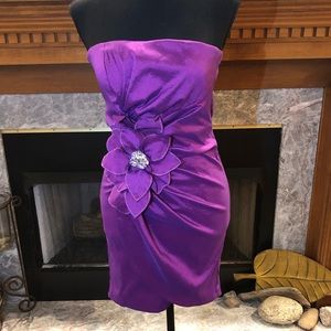 Formalwear cocktail dress